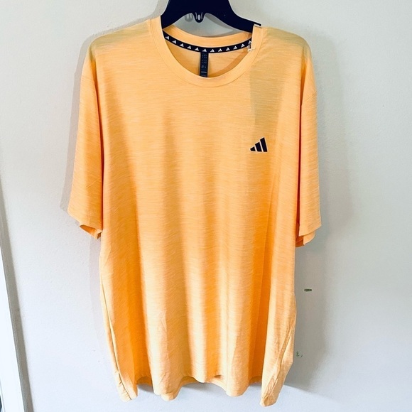 NWT Adidas Menβs Train Essentials Stretch Training Tee β Size 2XL πͺπ₯ - Picture 2 of 9